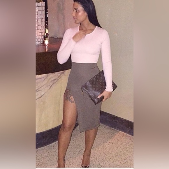 Almau dress - Picture 1 of 4